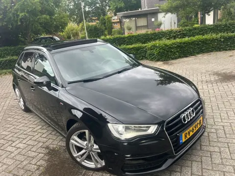 Audi A3 Sportback 2.0 TDI 3X Sline 150PK Stronic Pano|Stand|Clima