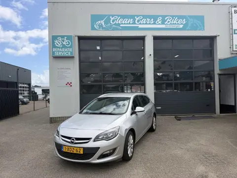 Opel Astra Sports Tourer 1.4 Turbo Sport (bj 2013)