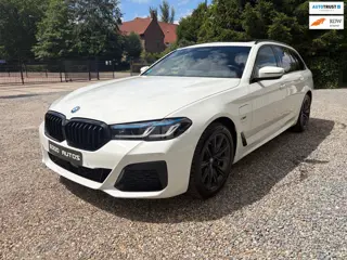 BMW 5-serie Touring 530e xDrive M-pakket Panodak Laserlight El. Trekhaak – All-in
