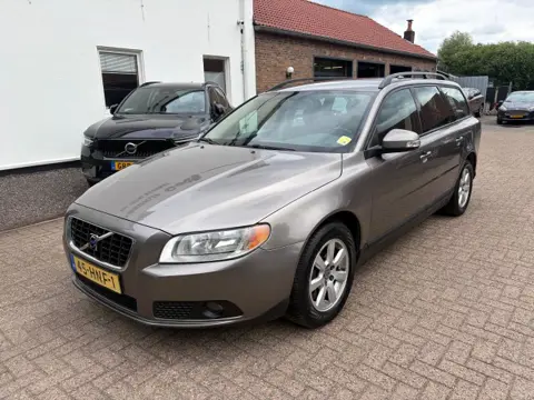 VOLVO V70 2.5T Momentum