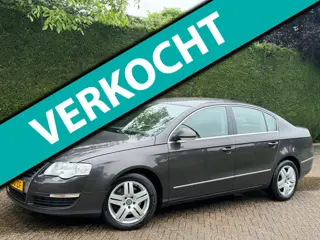 Volkswagen Passat 2.0 FSI Comfortline RIJDGOED/AIRCO/1E EIG