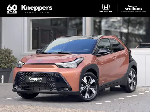 Toyota Aygo X Hybrid 115 Pulse + Easy Pack 445 euro voordeel Apple/Android, Draadloze telefoonlader,