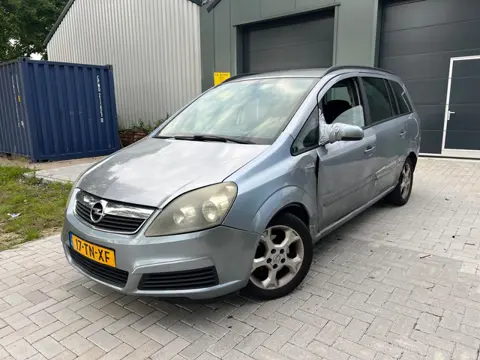 Opel Zafira 1.8 Enjoy 7 zitter € 750