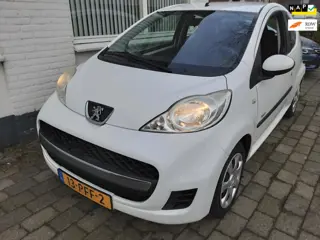 Peugeot 107 1.0-12V Millesim 200