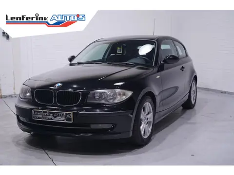 BMW 1-serie 116i Business Line airco sportstoelen stuurbediening stereo 16"-lmv regensensor