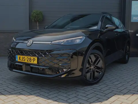 Volkswagen T-Roc 1.5 eTsi R-Line First Edition | Pano | ACC | Stoelverwarming | Grootscherm