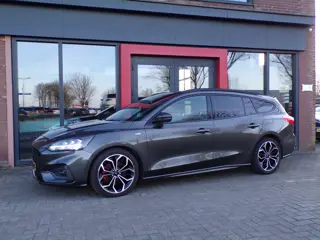 Ford FOCUS Wagon 2.0 EcoBlue ST Line X Business Automaat Standkachel Pano HUD NAP Bomvol!!!