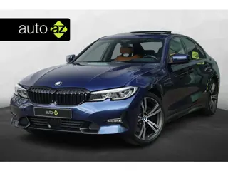 BMW 3-serie 330i High Executive / Panoramadak / H&K / Head Up