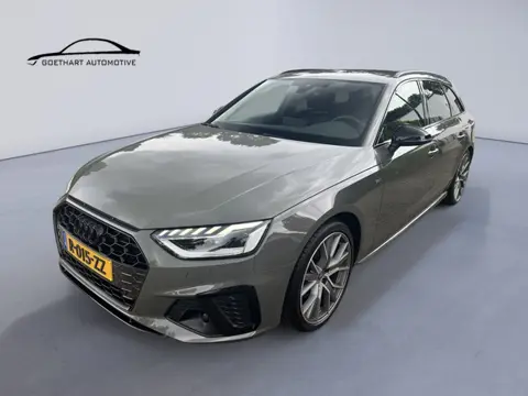 Audi A4 Avant 35 TFSI S Edition Competition / NL Auto + Dealer onderhoud / Ass. Tour (ACC) / Matrix 