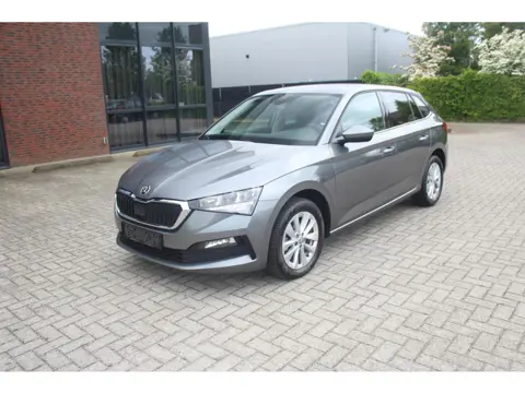 Škoda Scala 1.0 TSI Ambition DSG Clima-Cruise-Navi-Carplay-Camera 34.000 Km !!