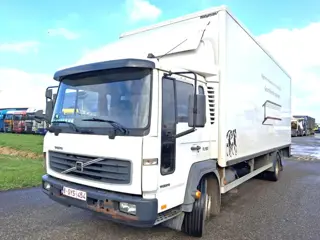 Volvo FL 180 Horses Transport (bj 2001)