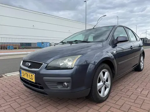 Ford Focus 1.6-16V Futura /Airco/NAP/Trekhaak/Nieuwe APK