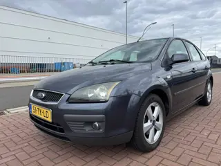 Ford Focus 1.6-16V Futura /Airco/NAP/Trekhaak/Nieuwe APK