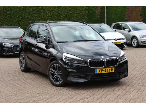 BMW 2 Serie Active Tourer 225xe iPerformance High Executive / SOH 84,7% / Camera / Leder / Head-up /