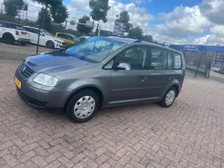 Volkswagen Touran 1.6-16V FSI Business