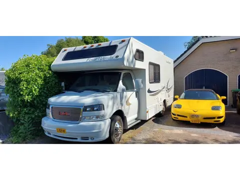 Chevrolet USA Chevy Van GMC Camper met 6.0 V8 met 350 Pk