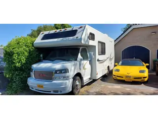Chevrolet USA Chevy Van GMC Camper met 6.0 V8 met 350 Pk