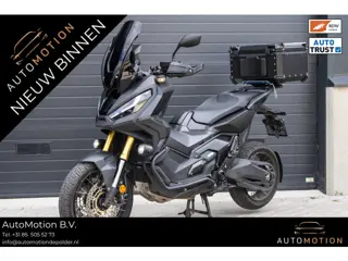 Honda X-ADV 750 | Akra| Mistlampen | Koffer | Smoked Windscherm