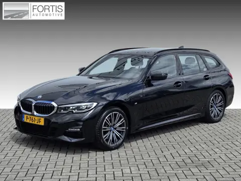 BMW 3-serie Touring 320e Business Edition Plus NL-AUTO | LEDER | M-PAKKET| SOH 98%|