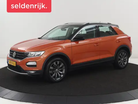 Volkswagen T-Roc 1.5 TSI Style Business | Trekhaak |  Stoelverwarming | Camera | Carplay | Adaptive 