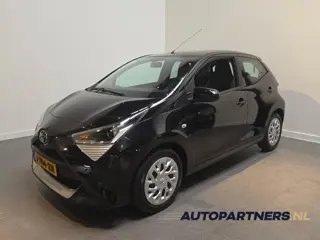 Toyota Aygo 1.0 VVT-i x-play - Apple Carplay / Android Auto - Achteruitrijcamera