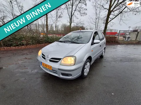 Nissan Almera Tino 1.8 Visia LEUKE AUTO RIJDT EN SCHAKELT GOED