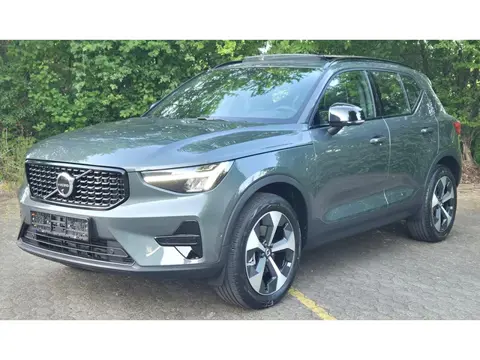 Volvo XC40 2.0 B3 Ultra Dark MY 2026 - 19” Wielen - Panoramadak - Harman Kardon Audio - 360 Cam - Cl