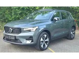 Volvo XC40 2.0 B3 Ultra Dark MY 2026 - 19” Wielen - Panoramadak - Harman Kardon Audio - 360 Cam - Cl