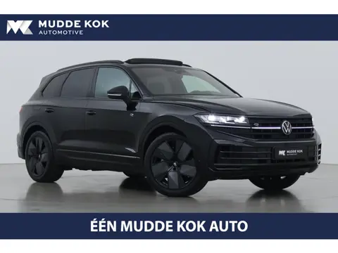 Volkswagen Touareg 3.0 TSi eHybrid 4MOTION R | FINAL EDITION | Luchtvering | Trekhaak | Panoramdak |