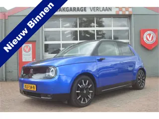 Honda E Advance 17" zwart dak 12 mnd. gar. 154 pk