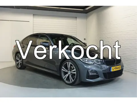 BMW 3-serie 320i M-Pakket | Carplay | 19 inch | Dealeronderhouden | NAP