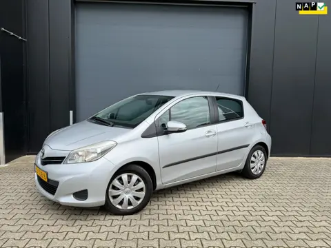 Toyota Yaris 1.3 VVT-i Camera, NAP, Lage kilometerstand