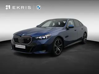 BMW i5 Sedan eDrive40 M Sportpakket Pro | M Sport Edition | Trekhaak | Panoramdak | Stoelventilatie 
