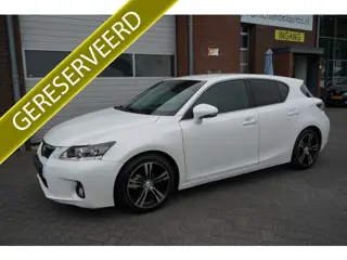 Lexus CT 200h HYBRID MET COMPLEET NIEUW ACCUPAKKET! ORIGINEEL NL DEALER ONDERHOUDEN CAMERA 17INCH AL
