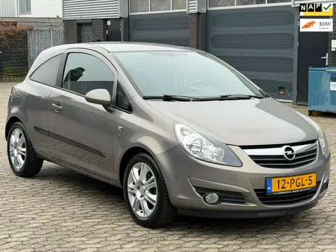 Opel Corsa 1.4-16V '111' Edition AIRCO CRUISE CARKIT NAP Nieuw APK
