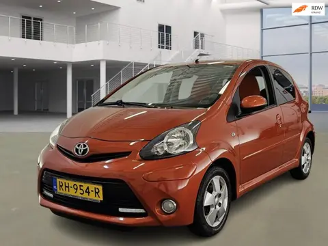 Toyota Aygo 1.0 VVT-i Dynamic Orange|AUT|AIRCO|2XSLEUTELS|BOEKJES