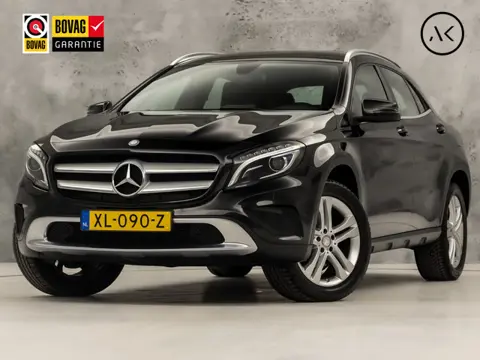 Mercedes-Benz GLA 180 Sport Automaat (GROOT NAVI, LEDER, STOELVERWARMING, SPORTSTOELEN, ZWART HEMEL,