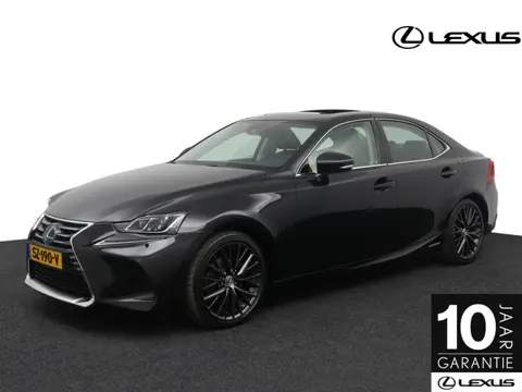 Lexus IS 300h Hybrid Luxury Line | 1e eigenaar! | Schuif-/kanteldak | Adaptive Cruise Control | Lane