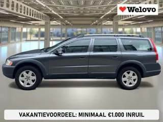 Volvo XC70 2.5 T Momentum dealer onderhouden, leder interieurs, carkit..