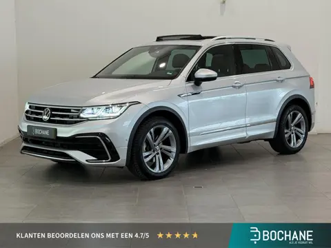 Volkswagen Tiguan 1.5 TSI R-Line Business+ | Panoramdak | Trekhaak | Dodehoek Detectie | Achteruitri