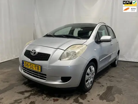 Toyota Yaris 1.3 VVTi Sol SCHADEAUTO!