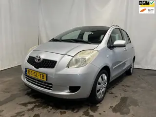 Toyota Yaris 1.3 VVTi Sol SCHADEAUTO!