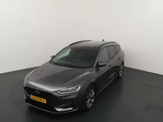 Ford FOCUS Wagon EcoBoost Hybrid 125 pk ST Line | Winter Pack | 4 seiz. banden | Navi | Clima | Crui