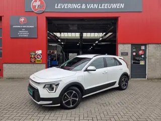 Kia Niro 1.6 GDi PHEV DynamicLine/ Parkeersensoren achter/ Stoel en stuur verwarming/ Apple Carplay-