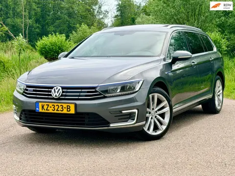 Volkswagen Passat Variant 1.4 TSI GTE Highline Leder Clima Panodak Trekhaak Stoelverwarming NAP 1ste