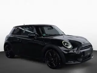 MINI 1.5 Cooper Classic (100kW/136pk) ** LED, VOL-LEDER, VIRTUAL, PANO, KEYLESS, H&K, CAMERA, 17-inc