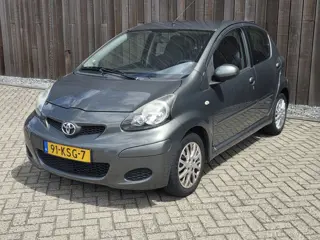 Toyota Aygo 1.0-12V Aspiration Green 5Drs