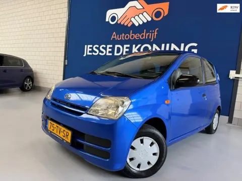 Daihatsu Cuore 1.0-12V Tokyo / bj.2007 / kleur: blauw / NAP met 102077 km.en APK tot 06/2027 / stuur