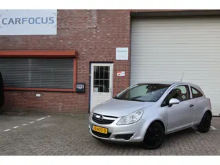 Opel Corsa 1.2-16V Edition Automaat Airco APK