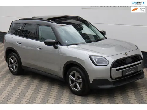 Mini Countryman 1.5 C Favoured L Pano LED HUD Leder BTW !!